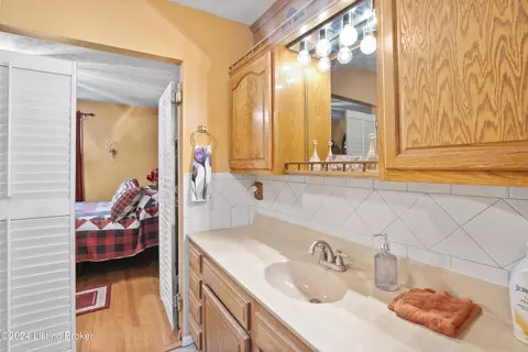 Bath - 148 Smith Rd, Brooks, KY 40109 photo 3 of 6