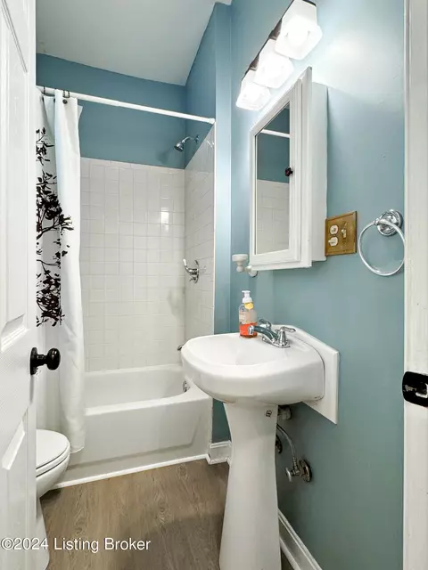 Bath - 2932 Waddy Rd, Waddy, KY 40076 photo 4 of 5