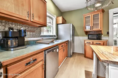 Kitchen - 2932 Waddy Rd, Waddy, KY 40076 photo 3 of 3