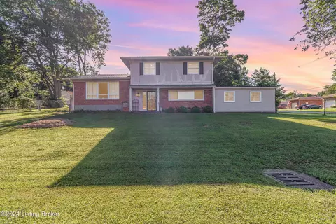 6815 Victoria Way, Louisville, KY 40228