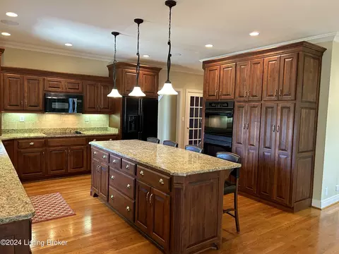 Kitchen - 12733 Crestmoor Cir, Prospect, KY 40059 photo 2 of 3