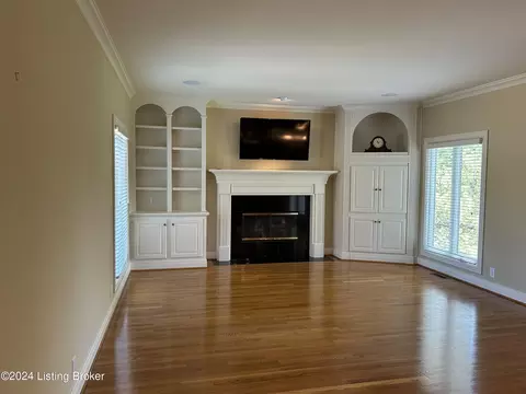 Living - 12733 Crestmoor Cir, Prospect, KY 40059 photo 3 of 3