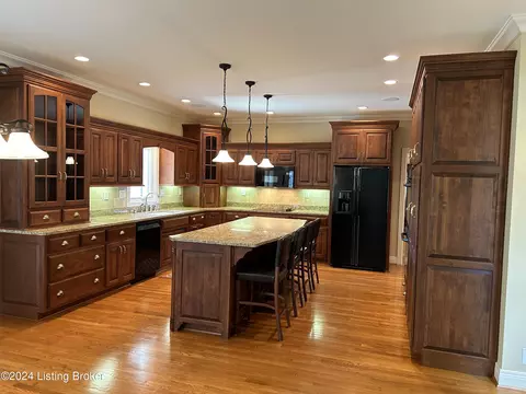 Kitchen - 12733 Crestmoor Cir, Prospect, KY 40059 photo 3 of 3