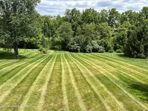 Exterior - 12733 Crestmoor Cir, Prospect, KY 40059 photo 3 of 4