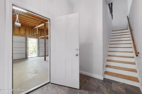 Entry Way - 4812 Lagrange Rd, Smithfield, KY 40068 photo 7 of 7