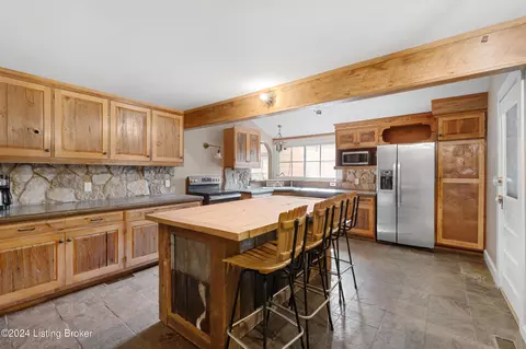 Kitchen - 4812 Lagrange Rd, Smithfield, KY 40068 photo 1 of 5