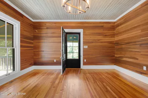 Entry Way - 4812 Lagrange Rd, Smithfield, KY 40068 photo 1 of 7