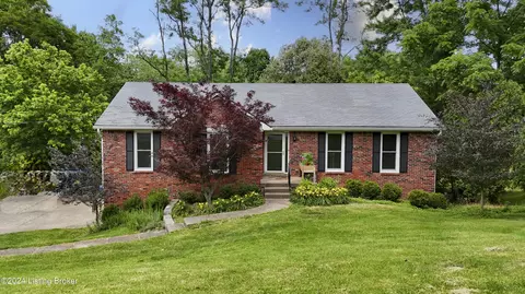 1033 Rollingwood Ln, Goshen, KY 40026