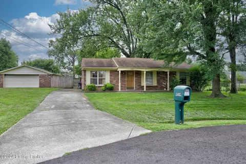 4504 Forest Ridge Ct, Louisville, KY 40219