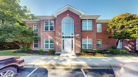 9205 Pine Lake Dr #101, Louisville, KY 40220