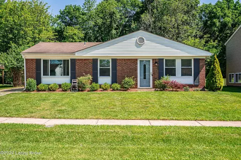 9807 Stanalouise Dr, Louisville, KY 40291