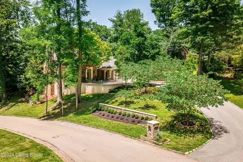 7 River Bluff Rd, Louisville, KY 40207