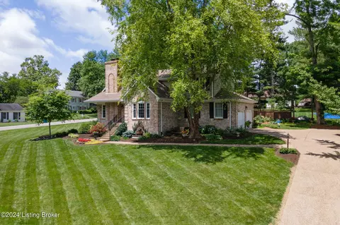 3713 Locust Cir W, Prospect, KY 40059
