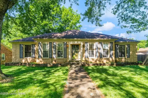 2602 Stony Brook Dr, Louisville, KY 40220