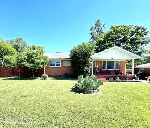 4619 Flintlock Dr, Louisville, KY 40216