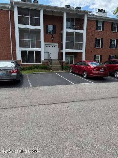 208 Donard Park Ave, Louisville, KY 40218
