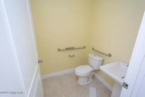 Undisclosed, Shepherdsville, KY 40165 photo 23