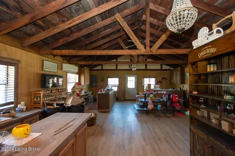 Undisclosed, Shepherdsville, KY 40165 photo 35