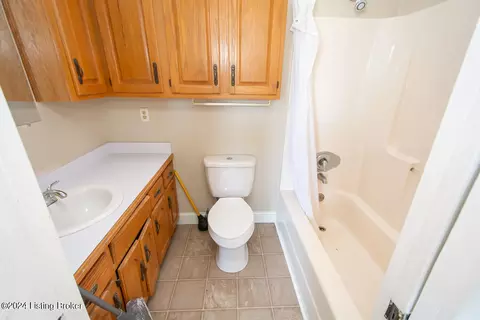 Undisclosed, Shepherdsville, KY 40165 photo 30