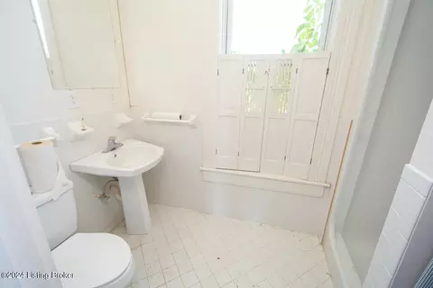 Undisclosed, Shepherdsville, KY 40165 photo 32