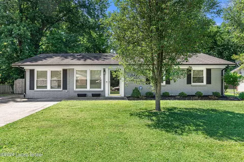 9512 Farnham Dr, Louisville, KY 40223