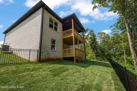 376 Bluffs Edge Dr, Mount Washington, KY 40047 photo 17