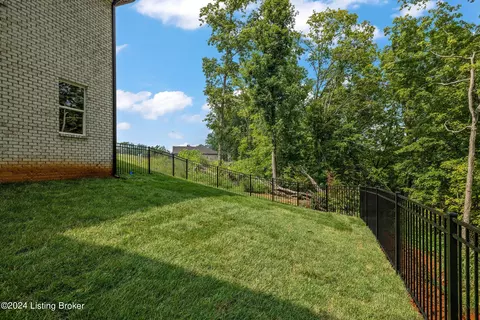 376 Bluffs Edge Dr, Mount Washington, KY 40047 photo 16