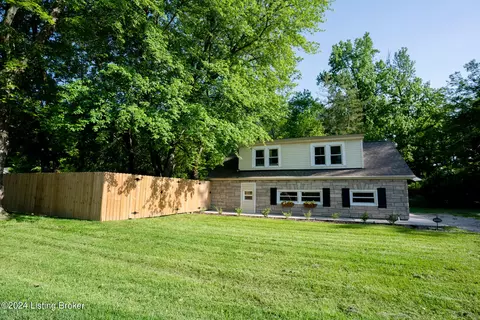 6910 Manslick Rd, Louisville, KY 40214