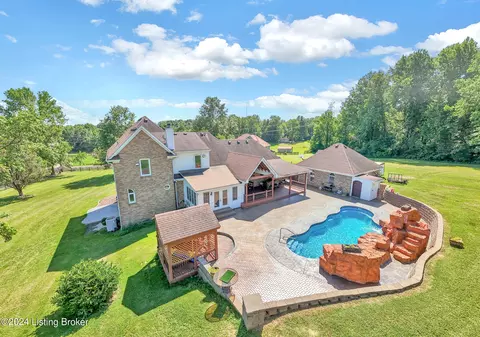 7801 Saint Anthony Woods Ct, Louisville, KY 40214