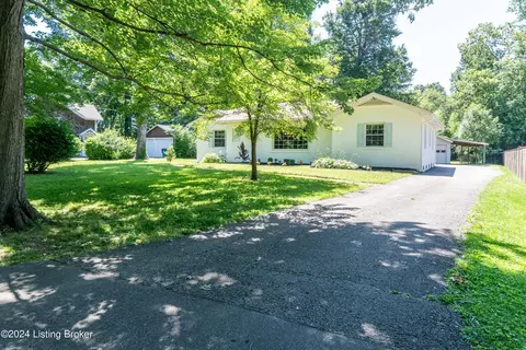 7608 S Park Pl #1/2, Louisville, KY 40222