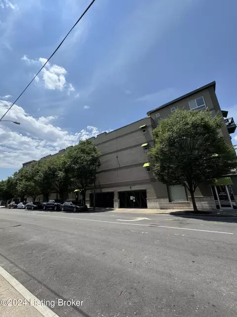 110 S Campbell St #429, Louisville, KY 40206