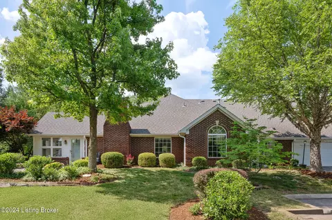 8606 Summertree Ln, Louisville, KY 40291