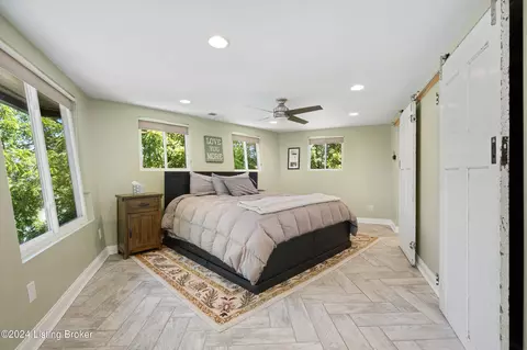 Bedroom - 129 Bluffside Dr, Sparta, KY 41086 photo 2 of 11