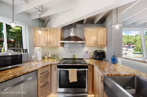 Kitchen - 129 Bluffside Dr, Sparta, KY 41086 photo 2 of 3