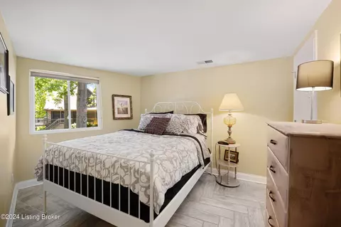 Bedroom - 129 Bluffside Dr, Sparta, KY 41086 photo 5 of 11
