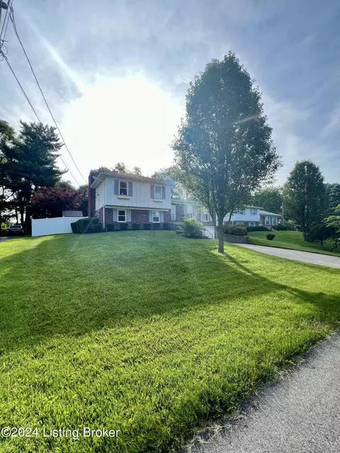 3109 Carriage Hill Dr, Louisville, KY 40241