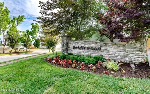 7906 Bridlewood Pl, Louisville, KY 40228