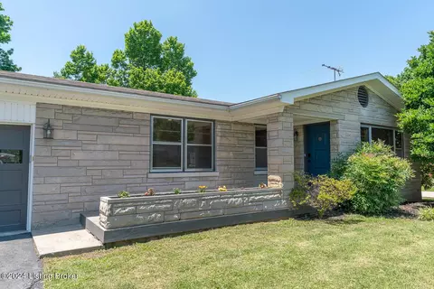 1902 Woodfield Rd, Louisville, KY 40220