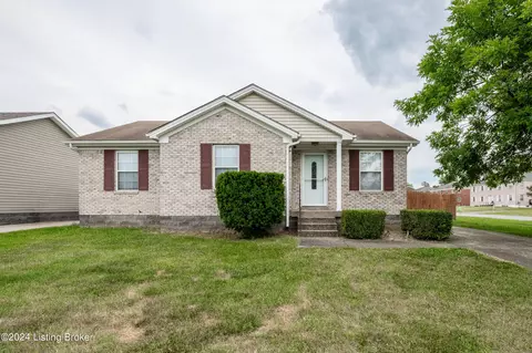4940 Applegrove Ln, Louisville, KY 40218