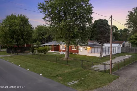 8413 Sally Dr, Louisville, KY 40258
