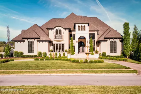 1809 Arnold Palmer Blvd, Louisville, KY 40245