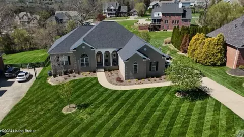2704 Spring Pond Ct, La Grange, KY 40031