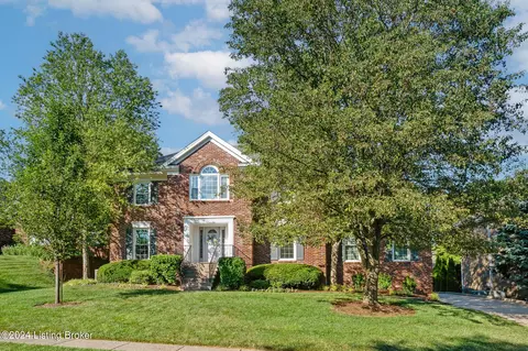 10814 Hobbs Station Rd, Louisville, KY 40223