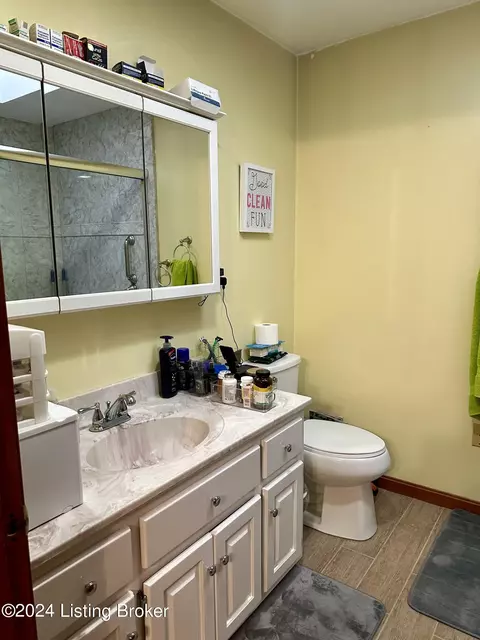 Bath - 1380 Buck Knobs Rd, Ekron, KY 40117 photo 1 of 10
