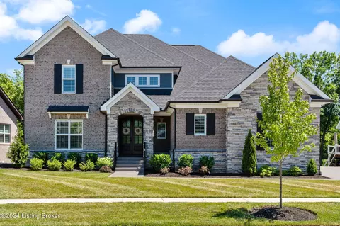 1923 Scenic Lakes Dr, Louisville, KY 40245