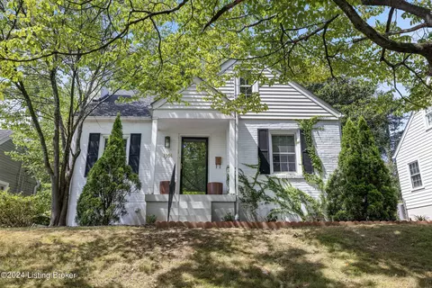 3304 Eagle Pass, Louisville, KY 40213