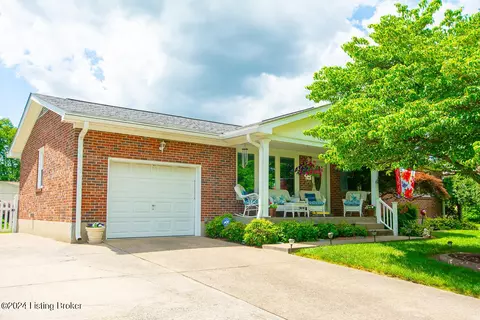 8808 Gladstonberry Pl, Louisville, KY 40258