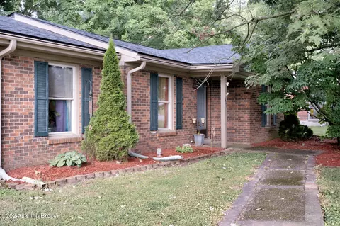 415 Knobview Dr, Shelbyville, KY 40065