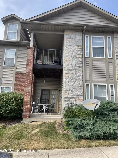 7309 Saint Andrews Woods Cir UNIT 205, Louisville, KY 40214