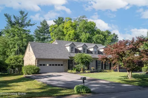 7610 Wesleyan Pl, Louisville, KY 40242
